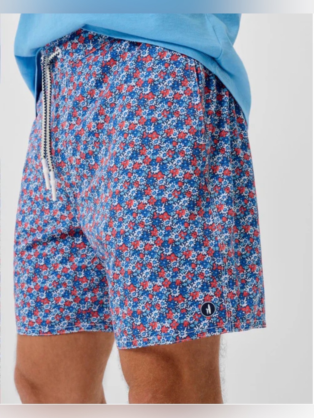 Johnnie-O Men’s M Half Elastic Swim Trunks Red Fin Blue Fin Fish print